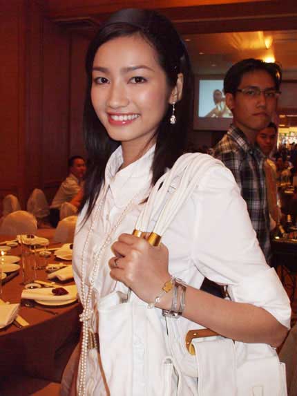 Nguoi mau Truc Diem chup anh tai dam cuoi dien vien Binh Minh