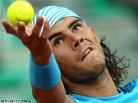 Rafael Nadal phai dung chan khi that bai tren mat san so truong - anh: AFP