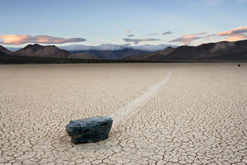 Bí ẩn đá tự dịch chuyển trên Thung lũng Chết - 9