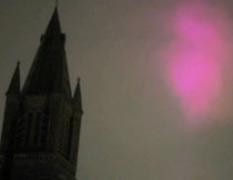 một vật thể lạ trên bầu trời Anh - 4