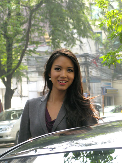 Miss World 2007 Trương Tử Lâm. Chia sẻ với phóng viên nguyên nhân đến Việt 