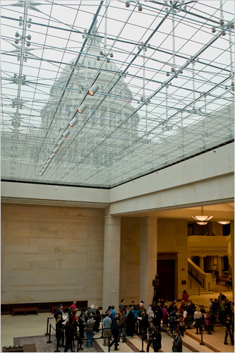 Đến với U.S. Capitol, nơi lưu giữ những tư liệu lịch sử về nước Mỹ. Đây là tòa nhà có kiến trúc rất đẹp.