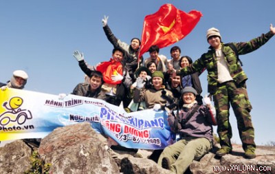 21 nghệ sỹ nhiếp ảnh chinh phục đỉnh Phan Xi Păng