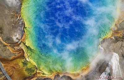 Suối nước nóng lớn nhất nước Mỹ mang tên Grand Prismatic nằm trong công viên quốc gia Yellowstone.