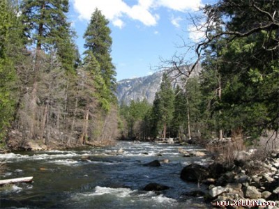 Tổng thống Abraham Lincoln ký sắc lệnh xác định đây là khu Bảo tồn Thiên nhiên và Di tích Lịch sử Mỹ từ năm 1864.