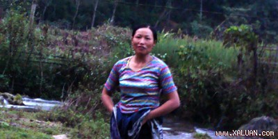 Chị Hương từng bị trăn khổng lồ đuổi bán sống bán chết.