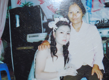 Bi kịch gia đình mẹ vứt con 3 tháng tuổi xuống giếng