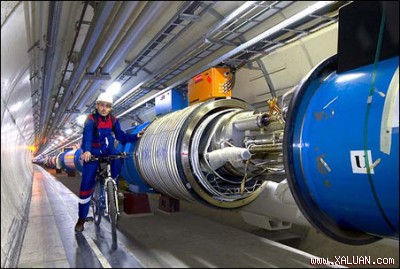 Máy gia tốc hạt lớn được đặt trong đường hầm dài 27 km, rộng 3,8 m. (Ảnh: nasa.gov).