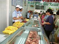 Một cửa hàng bán thực phẩm của Vissan-Ảnh: Hồng Văn.