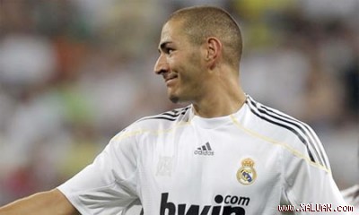  Benzema gặp khó với tiếng Tây Ban Nha