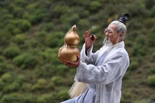 http://www.xaluan.com/images/news/Image/2009/12/06/1259993564-tan-tay-du-ky--1-.jpg