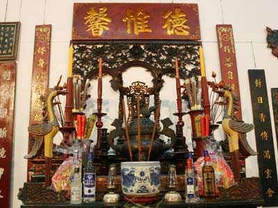 Không gian thờ cúng truyền thống