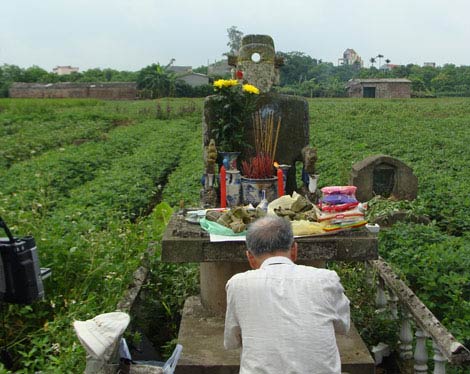 Bí ẩn đau đớn trong ngôi mộ cổ, Tin tức trong  ngày, chiếc hộp,ngôi  mộ cổ,đinh,xương,tấm  bê tông,