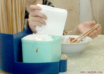 Hạn chế tối đa sử dụng giấy ăn.