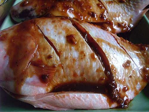 C&aacute; đi&ecirc;u hồng nướng gừng sả, Ẩm thực, am thuc,
 m&oacute;n ngon, c&aacute; đi&ecirc;u hồng, rau 
x&agrave; l&aacute;ch, củ sả, tương ớt