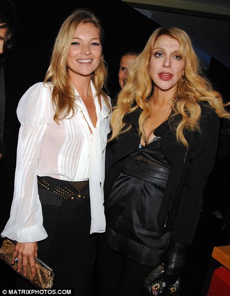 6 siêu mẫu đồng tính hot nhất thế giới, Thời trang, sieu mau dong tinh, gioi thu ba, scandal dong tinh, kate moss, Gia Marie Carangi, Jenny Shimizu, Freja Beha Erichsenl