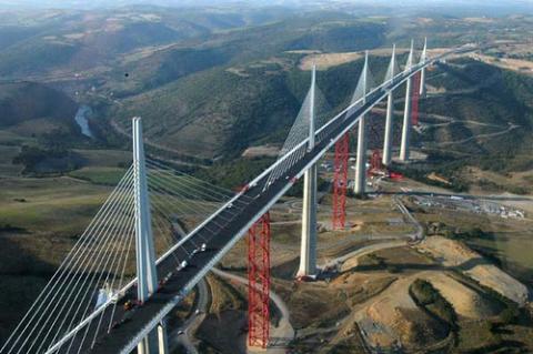 10 cây cầu có vẻ đẹp đáng kinh ngạc nhất trên thế giới (tiếp)