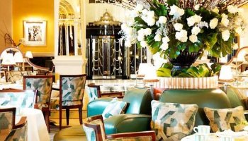 Claridge’s Bar chiếm giữ vị trí của 1 trong những lựa chọn champagne lớn nhất tại London