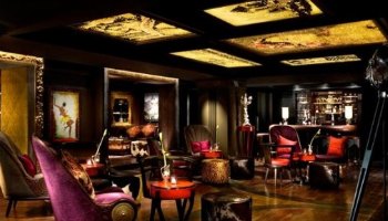 Khách tới đây sẽ thấy những ly cocktail có mùi vị lạ và cổ điển tại Felix