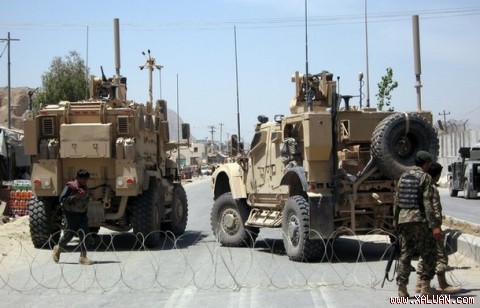 Lực lượng và phương tiện được tăng cường bên ngoài nhà tù Sarposa ở Kandahar sau vụ vượt ngục tập thể của Taliban