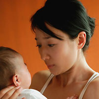 Mẹ xin lỗi, xin lỗi con vì đã nợ con một người cha! (Ảnh minh họa).
