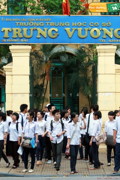 9h sáng, môn thi thứ 3 đã kết thúc