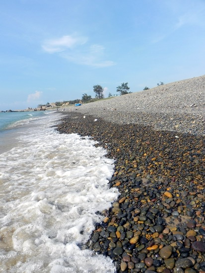 Lung linh b&atilde;i đ&aacute; ở biển Cổ Thạch