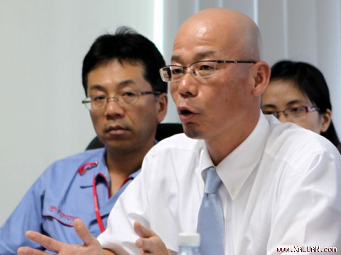 Ông Akito Tachibana (áo trắng) tại buổi gặp gỡ báo chí chiều 13.6. Ảnh: Chí Hiếu