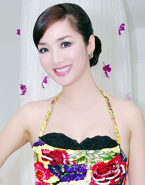 Hoa hậu Đền Hùng Giáng My