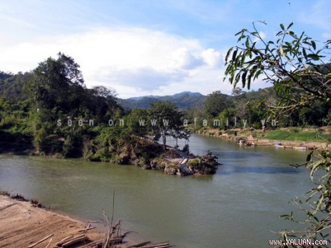 Nằm gọn trong khu vực rừng v&agrave; s&ocirc;ng, nhưng Cửa R&agrave;o lại được biết đến như một &ldquo;l&ograve; sấy Đ&ocirc;ng Dương&ldquo;.