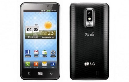 Đây là chiếc smartphone đầu tiên được trang bị màn hình có độ phân giải 720p