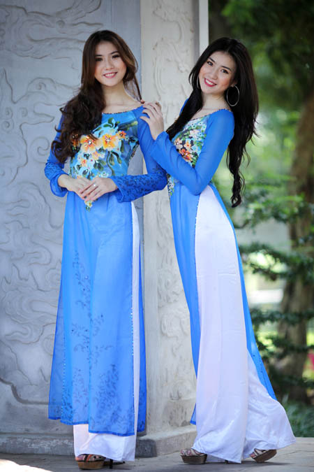 Cặp song sinh Huyền Thư – Thư Huyền