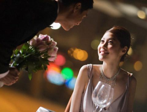 Vợ ngoại tình với hai người đàn ông, Eva tám, vo ngoai tinh, ngoai tinh, cap bo, vo cap bo, chan vo, vo chong chan nhau, vo chong, chuyen gia dinh, bao phu nu