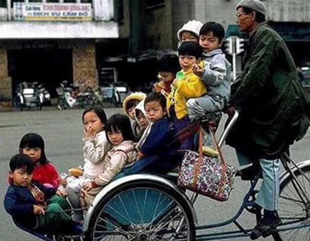 Hình ảnh "cười vô đối" chỉ có ở Việt Nam shopping entertainments