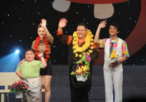 Hình ảnh Angela Phương Trinh 2012 sẽ đoan trang hơn