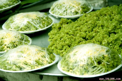 Phẩm màu tự nhiên có màu nhạt, thời gian giữ màu không lâu.(Ảnh chỉ có tính minh họa)