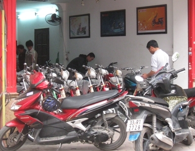 “Sợ” xe máy, người dân quay lại “xài” xe đạp điện