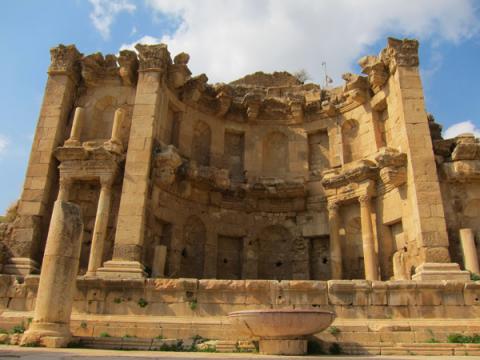 Đền thờ thần mặt trời Zeus.