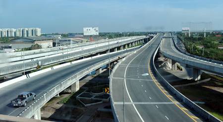 Hệ thống đường cao tốc trên cao ở thủ đô Bangkok.