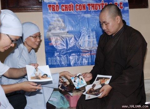 Thầy Thích Đồng Nguyện đến với việc phòng chống đại dịch HIV/AIDS từ sự tò mò