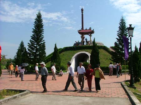 Thành cổ Quảng Trị. Ảnh: Lê Phú