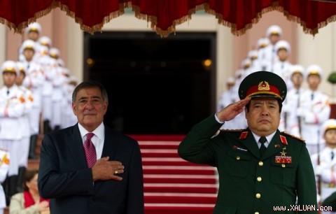 Bộ trưởng Quốc phòng Mỹ Panetta và Bộ trưởng Quốc phòng Việt Nam Phùng Quang Thanh tại Hà Nội ngày 4/6