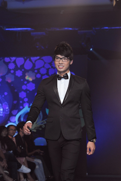 Trương Nam Thành nổi bật trên sàn diễn thời trang   Buoc nhay hoan vu 2013