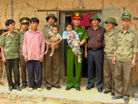 Ly kỳ chuyện phá án trong rừng thẳm