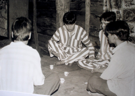  Dựng hiện trường một vụ án mạng.