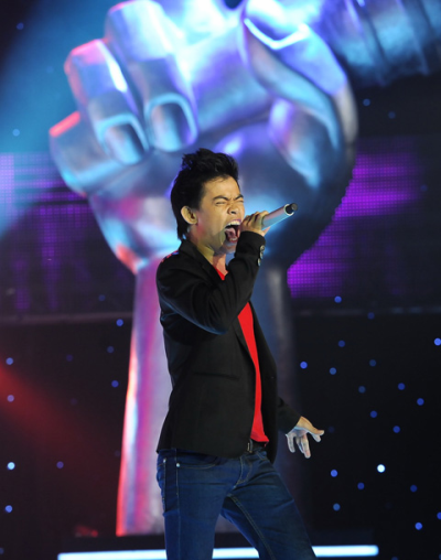 Huấn luyện viên The Voice "hỏi xoáy đáp xoay" Ảnh minh họa