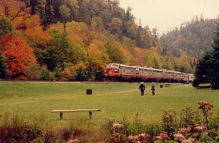 Chuyến hành trình lãng mạn bằng tàu hỏa xuyên qua 4 thành phố Toronto – Montreal – Quebec – Halifax