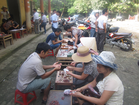 Image result for cho da quy luc yen