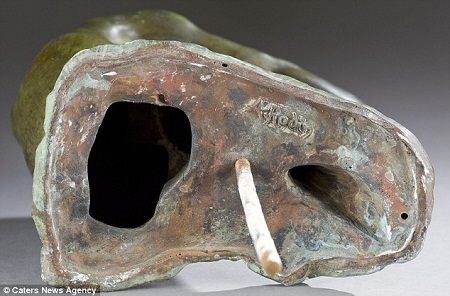 Bức tượng đã xuất hiện trong gia đình bà Elizabeth từ khi bà còn là một đứa trẻ.