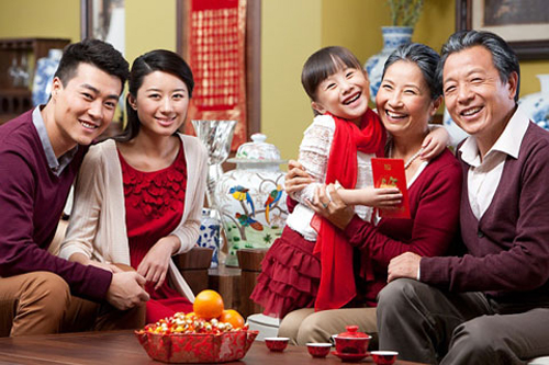Xum họp cùng gia đình là mong muốn lớn nhất của những người con xa quê.